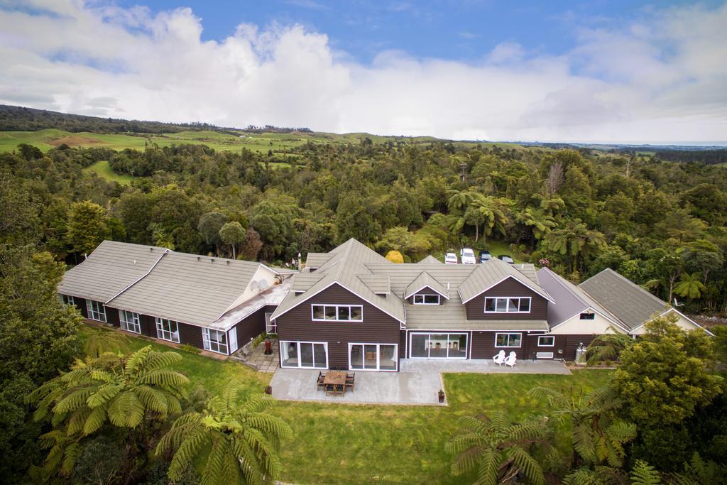 Patuha Rainforest Retreat Okato エクステリア 写真